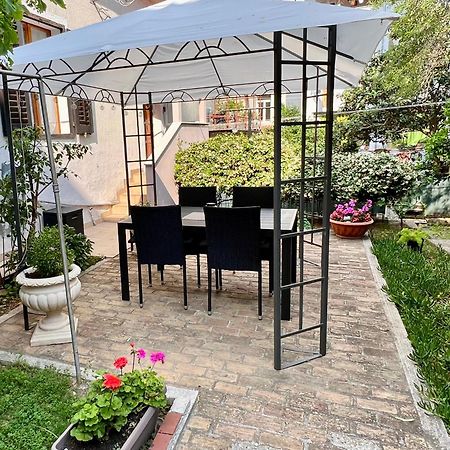 V&V Apartment Пула Екстериор снимка